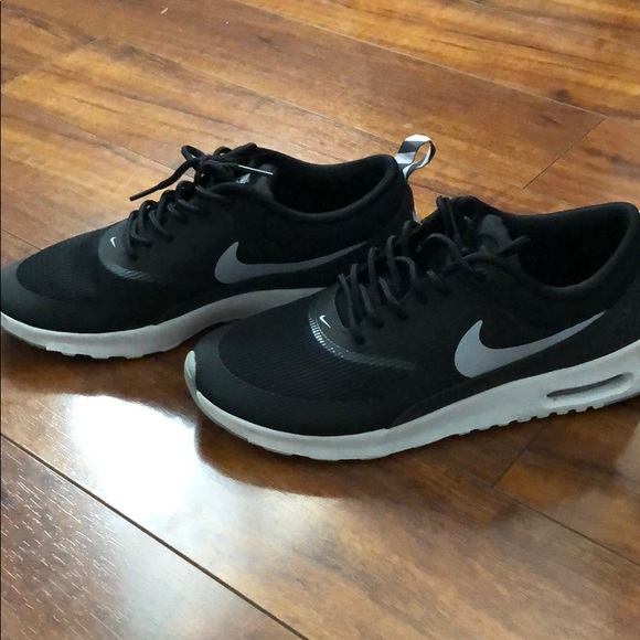 Women’s Nike Air Max Thea Size 7 - Picture 2 of 8